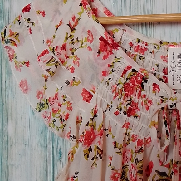 Midnight Sky sheer floral print tank with ruffle layer sleeves medium - Picture 3 of 5